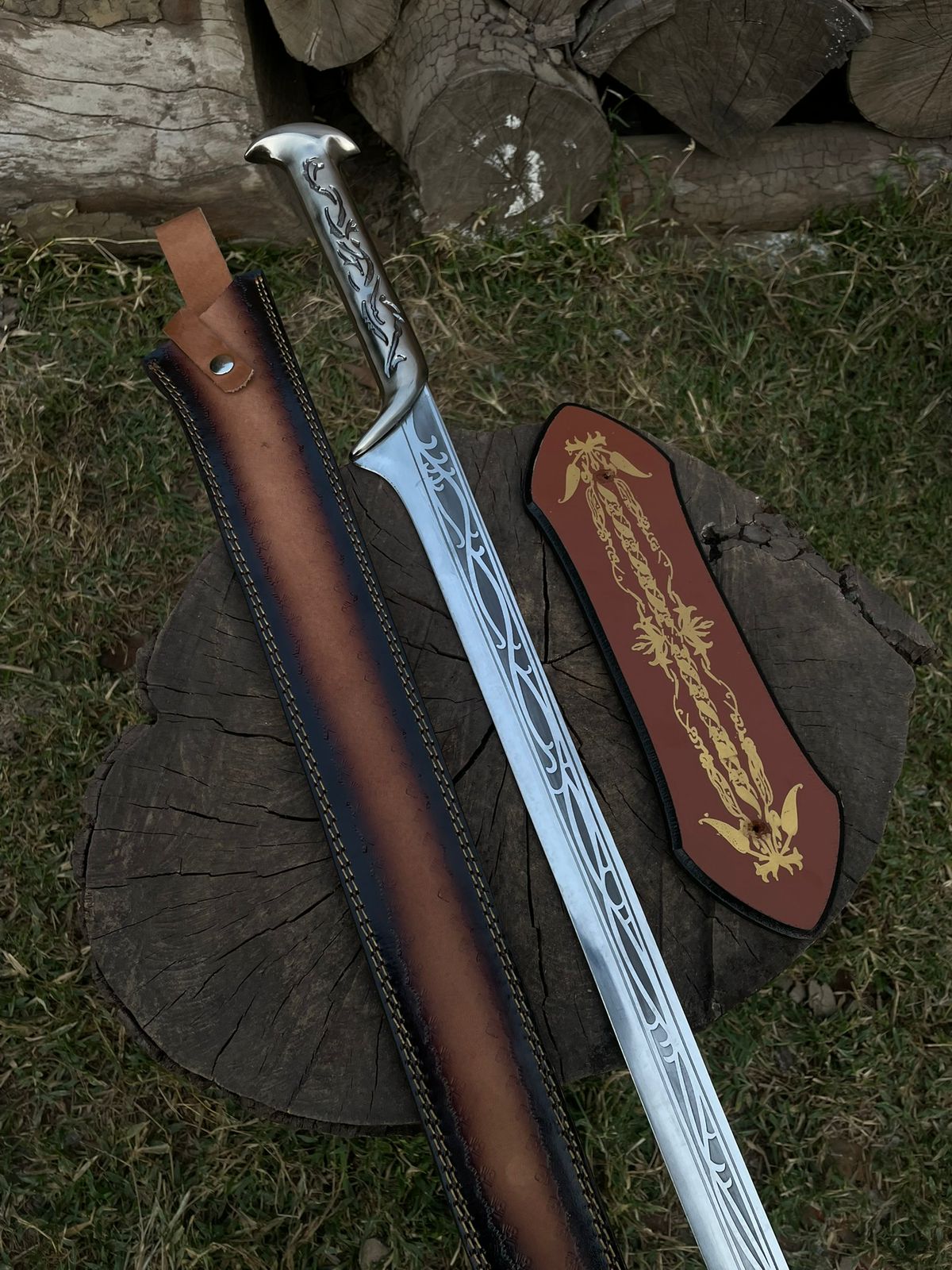 Thundril Sword With Wallstand