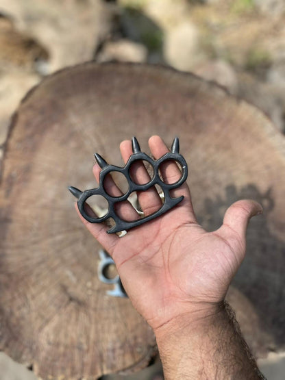 Spiked Knuckle